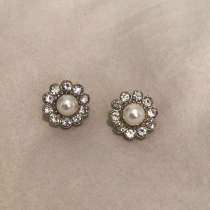 Costume pearl and diamond flower earrings.